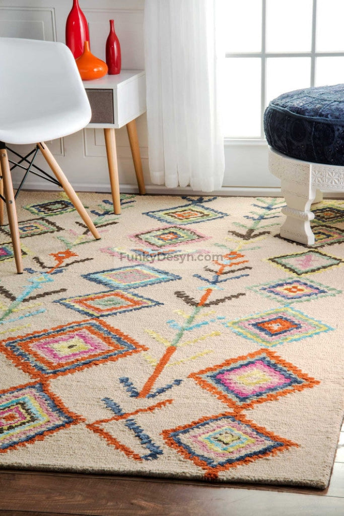 Hand-Tufted Bohemian Moroccan Diamond Rug, Ivory