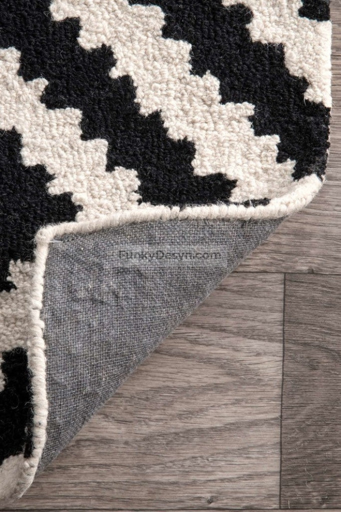 Hand-Tufted Geometric Tuscan Rug, Black